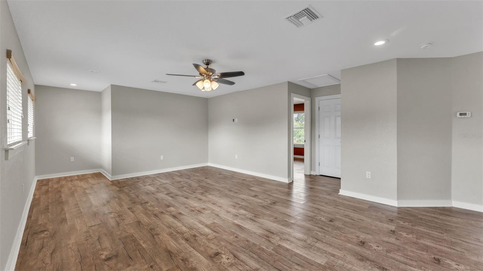 MOUNTAIN LAKE - Residential