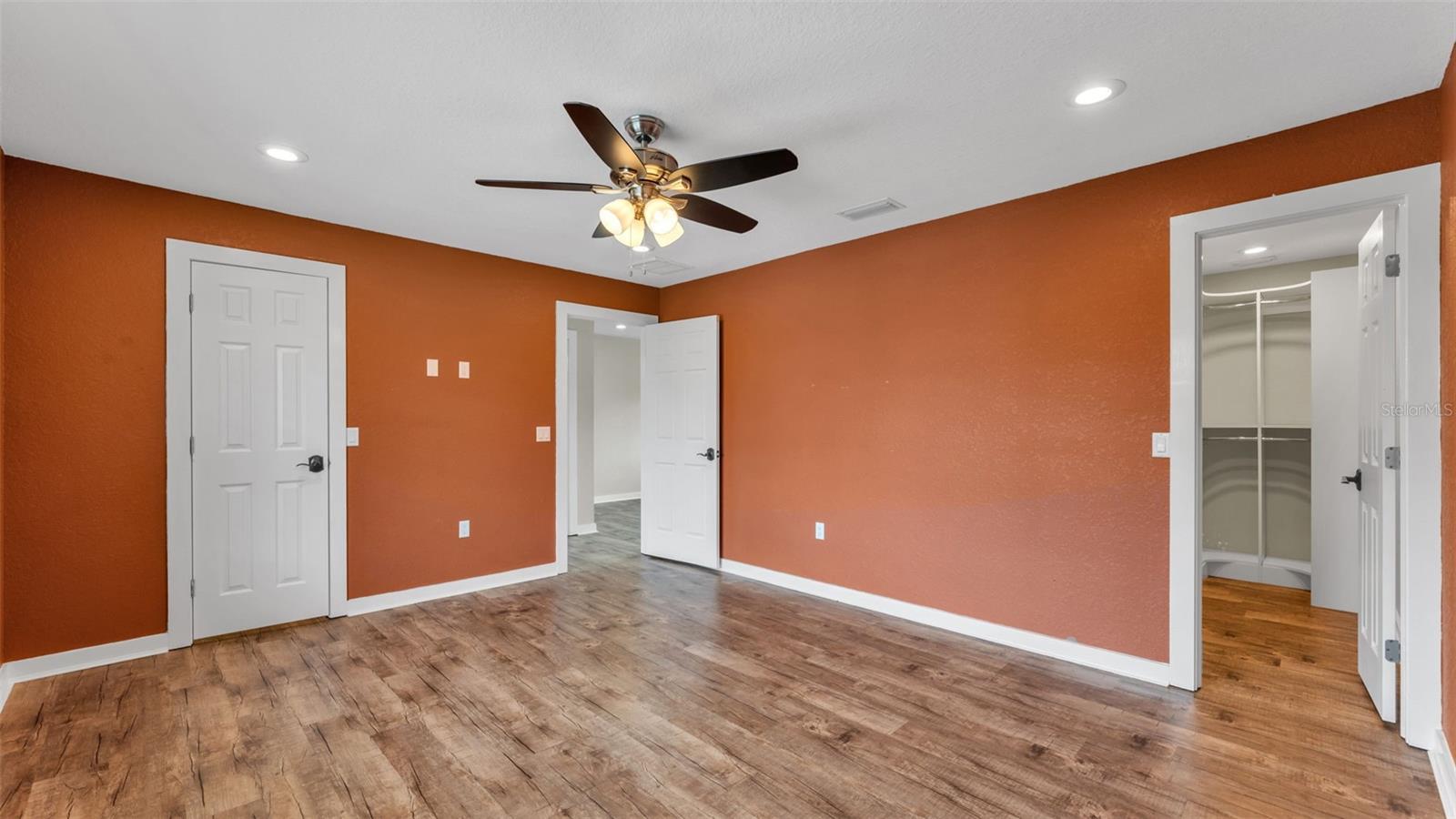 MOUNTAIN LAKE - Residential