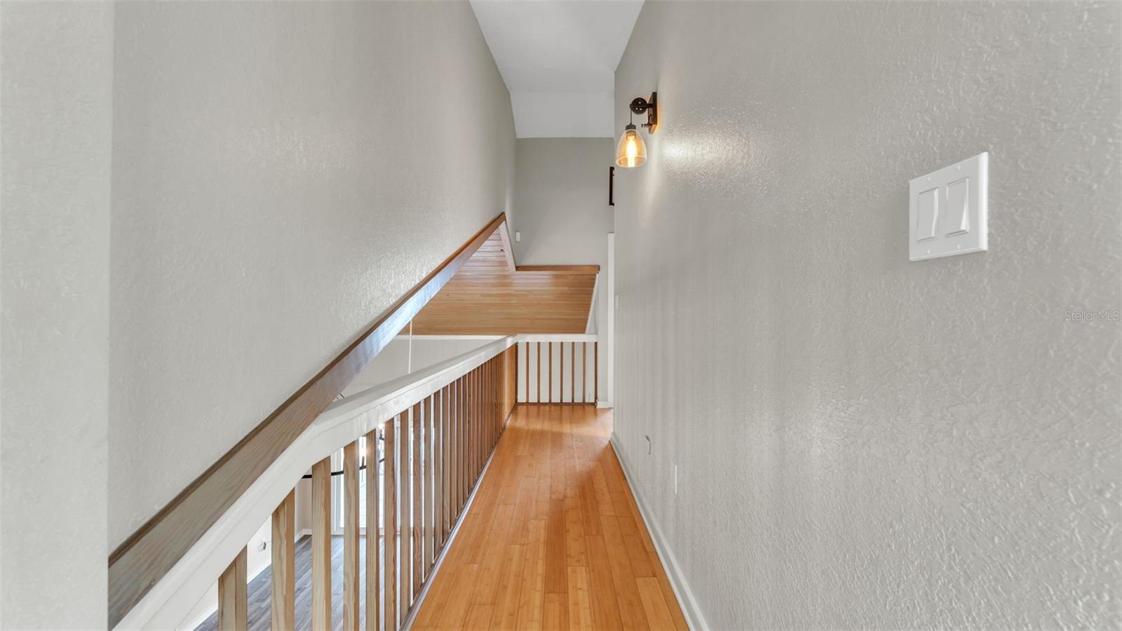 MOUNTAIN LAKE - Residential