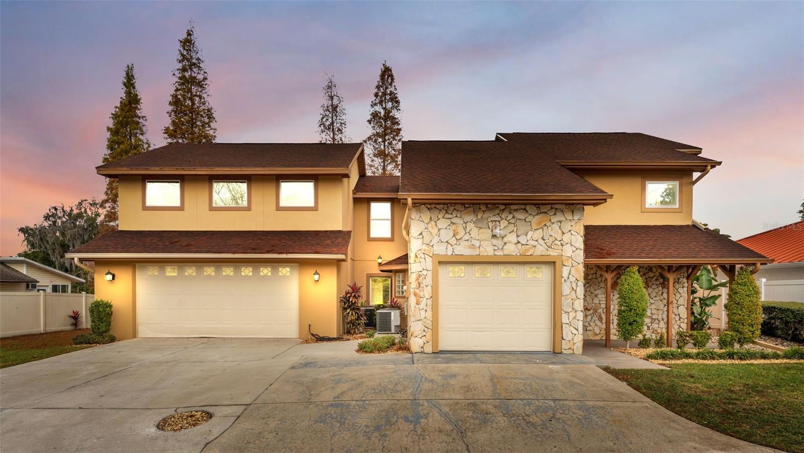 MOUNTAIN LAKE - Residential