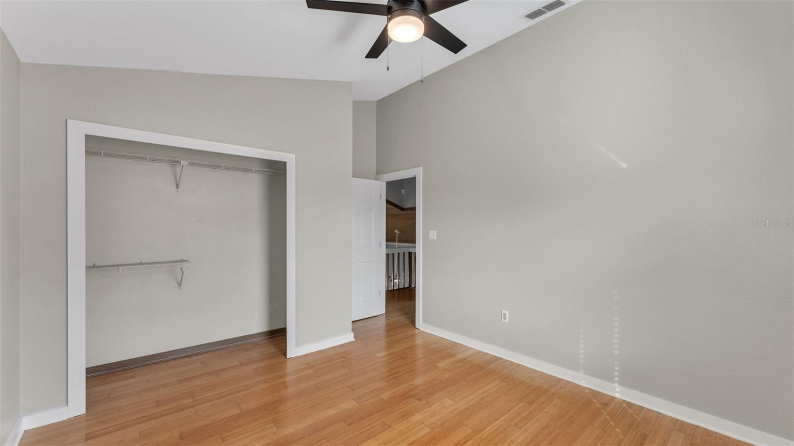 MOUNTAIN LAKE - Residential