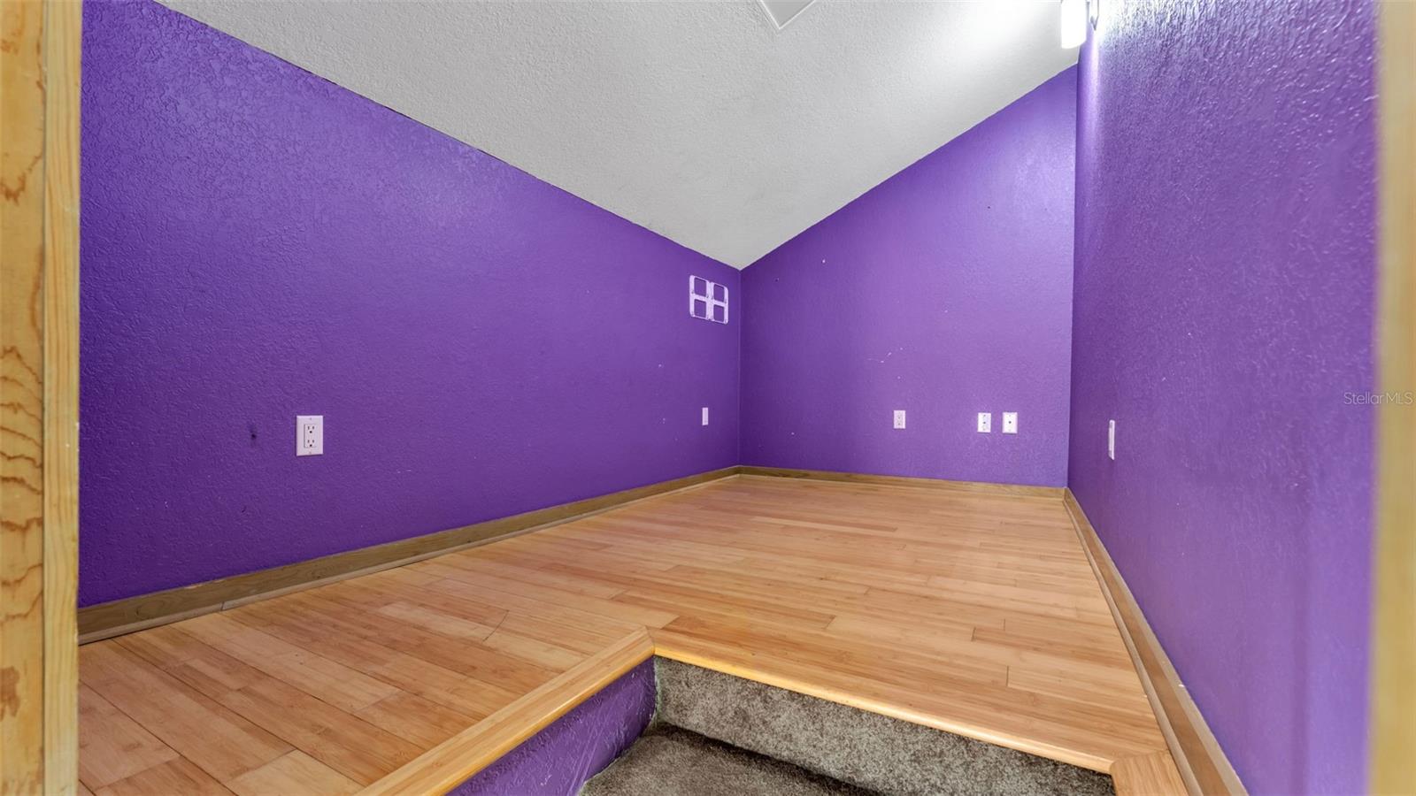 MOUNTAIN LAKE - Residential