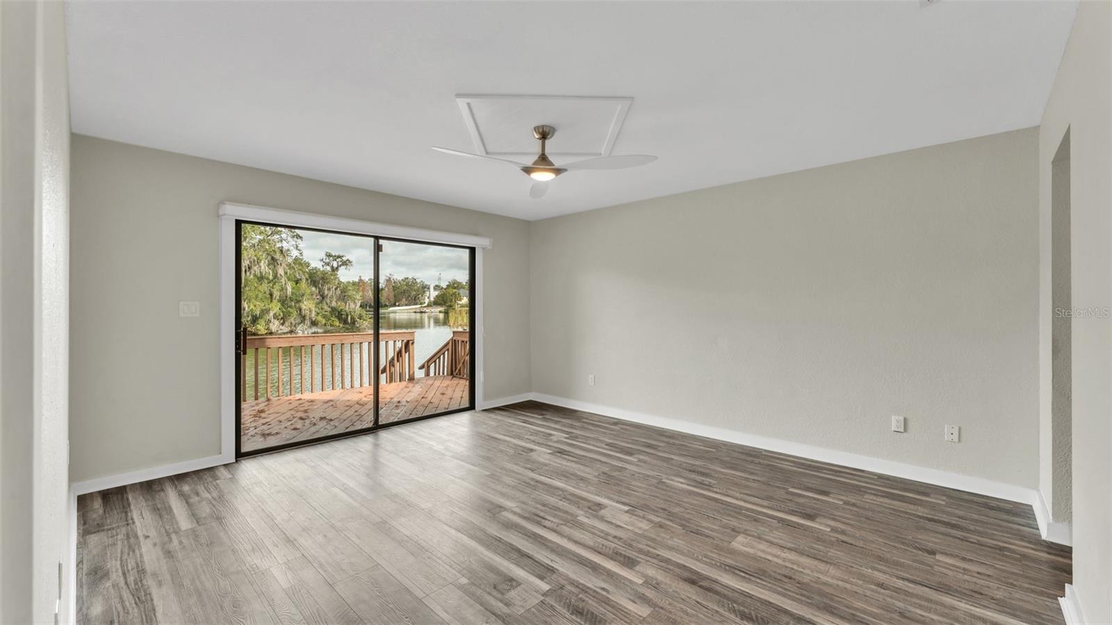 MOUNTAIN LAKE - Residential