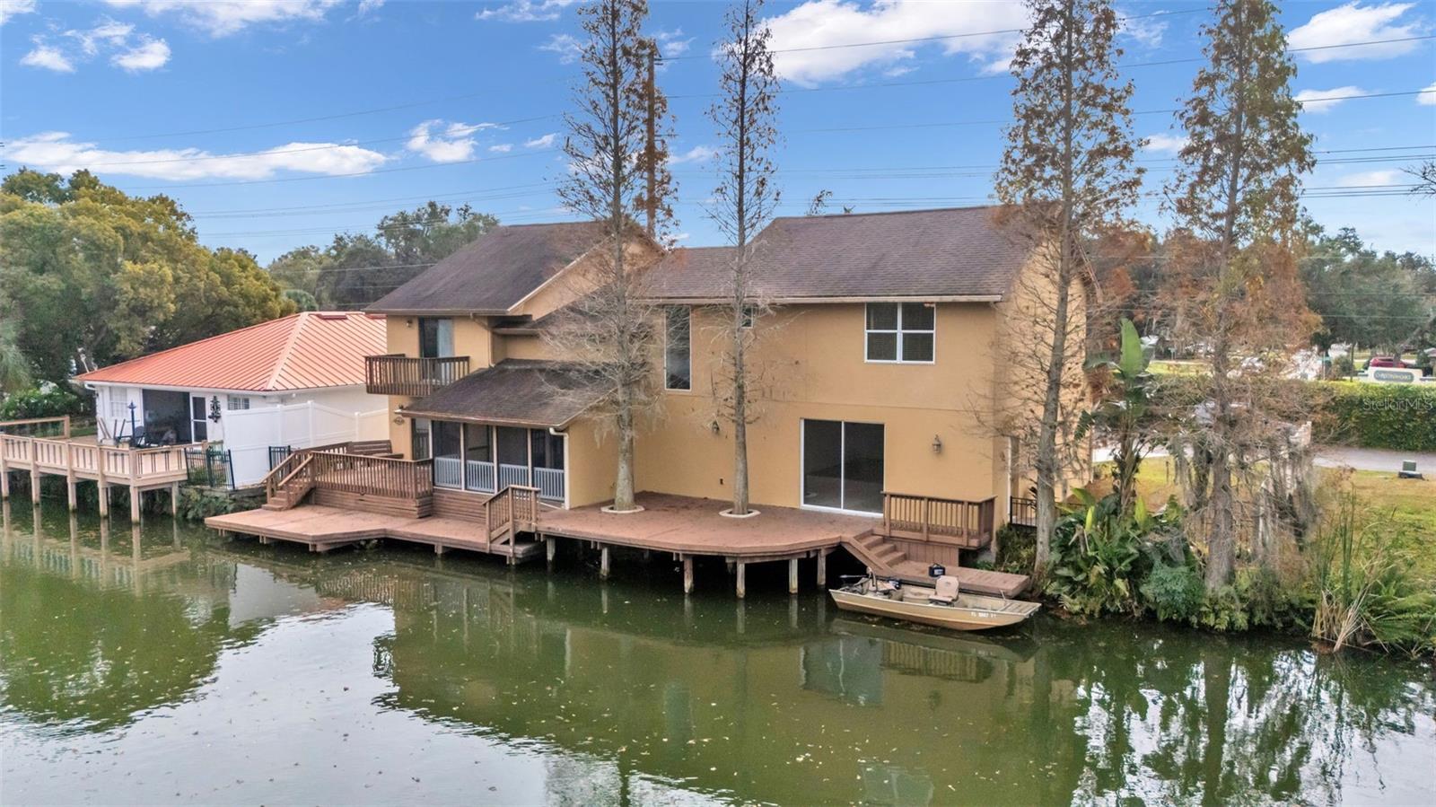 MOUNTAIN LAKE - Residential