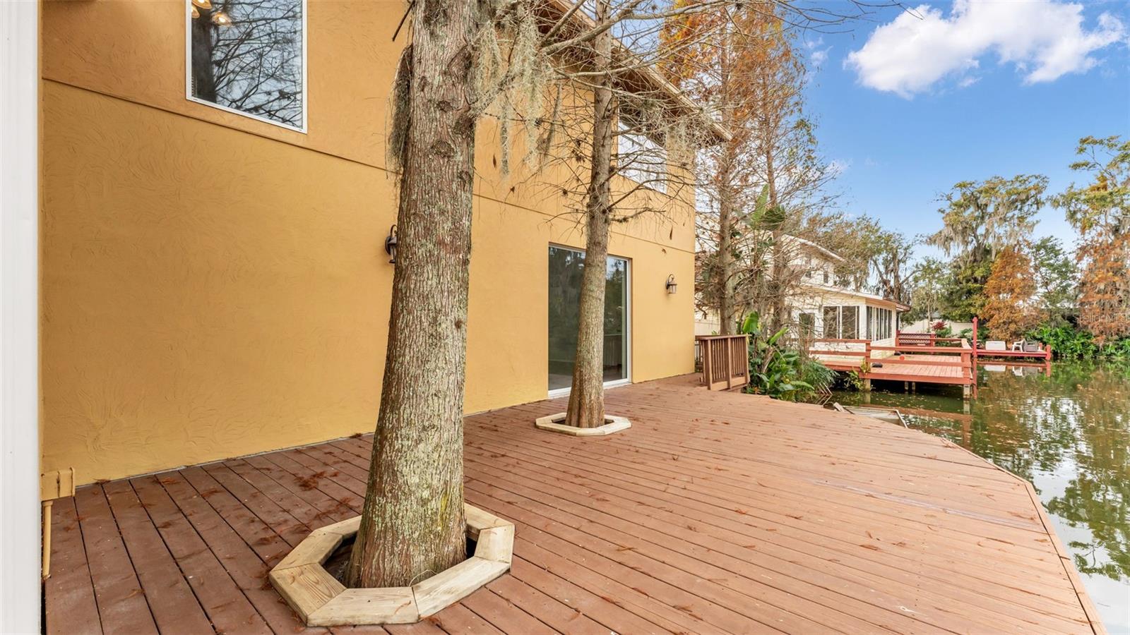 MOUNTAIN LAKE - Residential