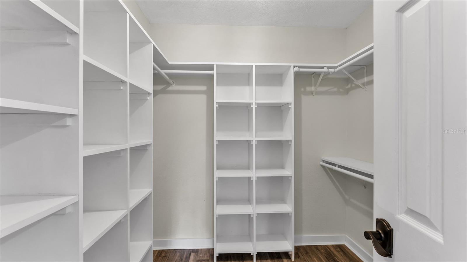 MOUNTAIN LAKE - Residential