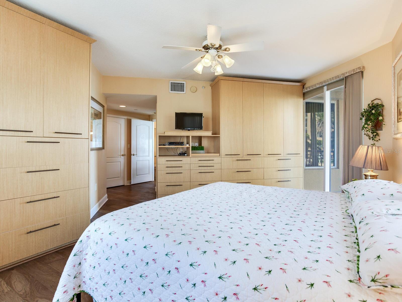 MANDALAY BEACH CLUB CONDO - Residential