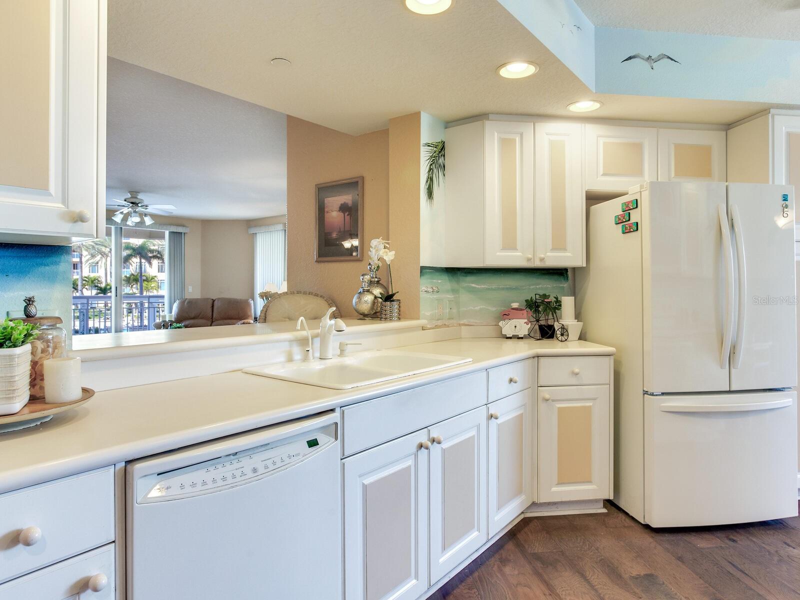 MANDALAY BEACH CLUB CONDO - Residential