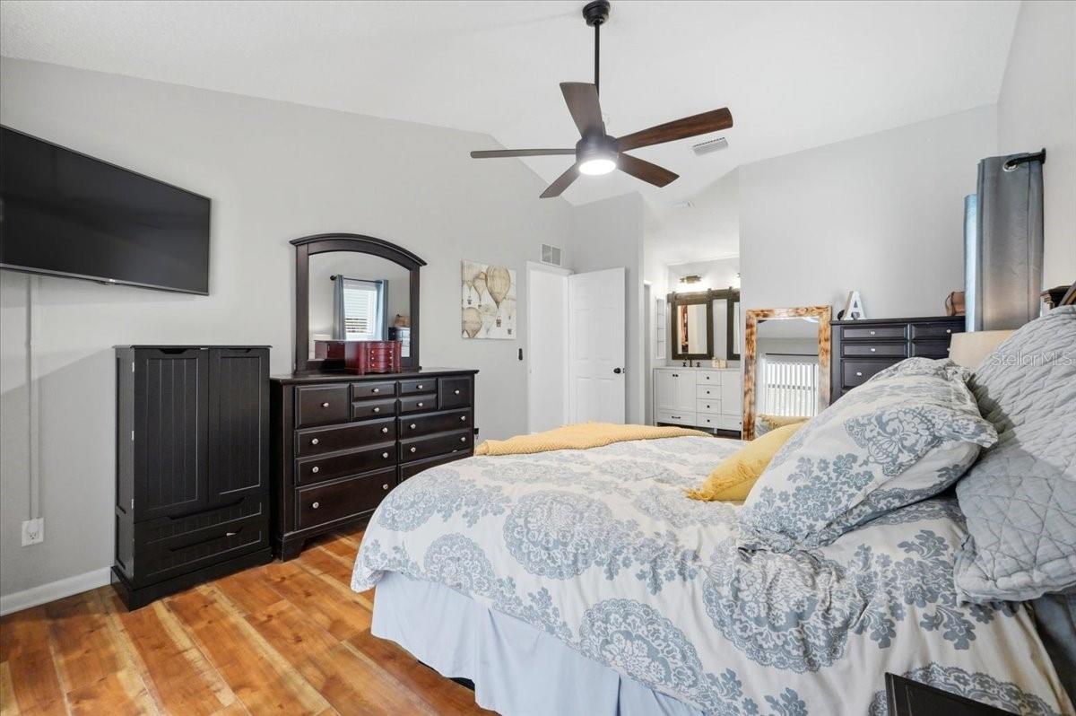 BLOOMINGDALE OAKS - Residential