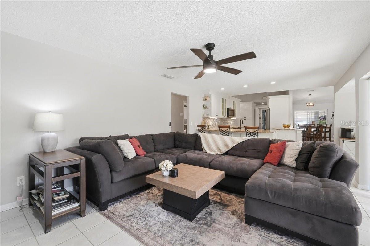 BLOOMINGDALE OAKS - Residential