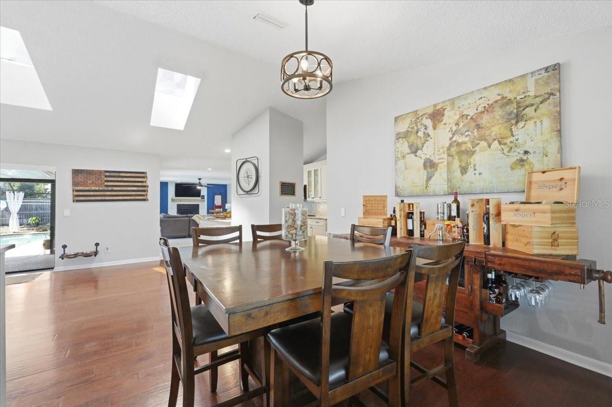 BLOOMINGDALE OAKS - Residential
