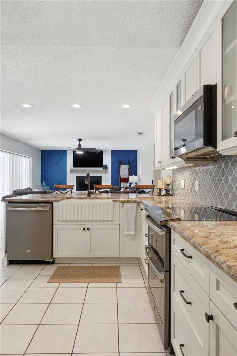 BLOOMINGDALE OAKS - Residential