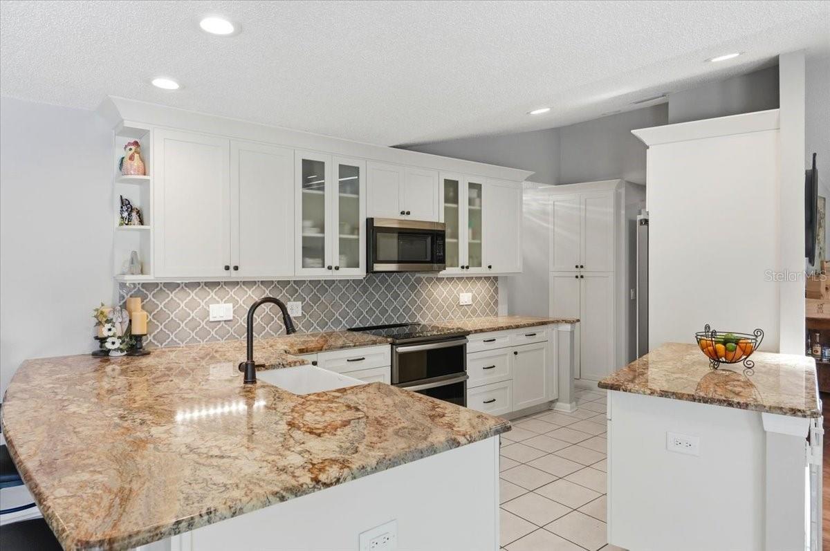 BLOOMINGDALE OAKS - Residential