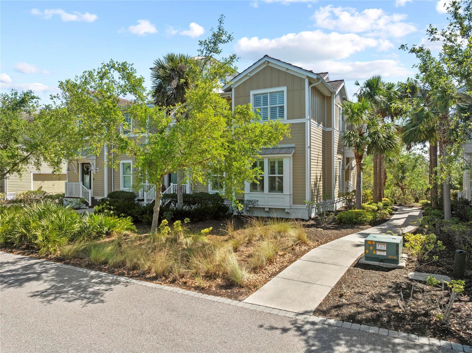 275 SAPPHIRE LAKE DRIVE 101