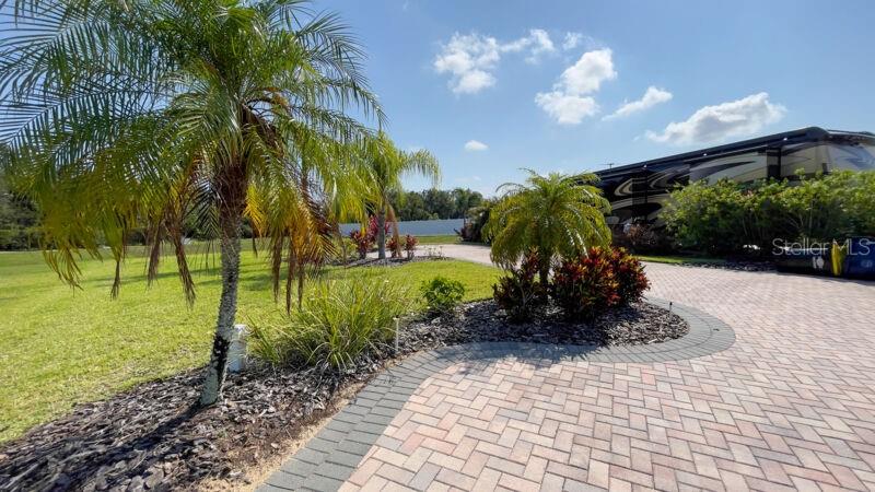 BAY LAKE RESIDENCE - Land