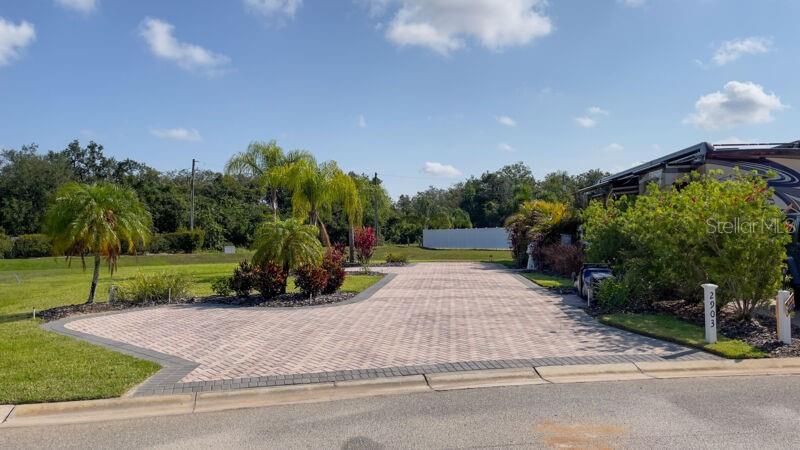 BAY LAKE RESIDENCE - Land