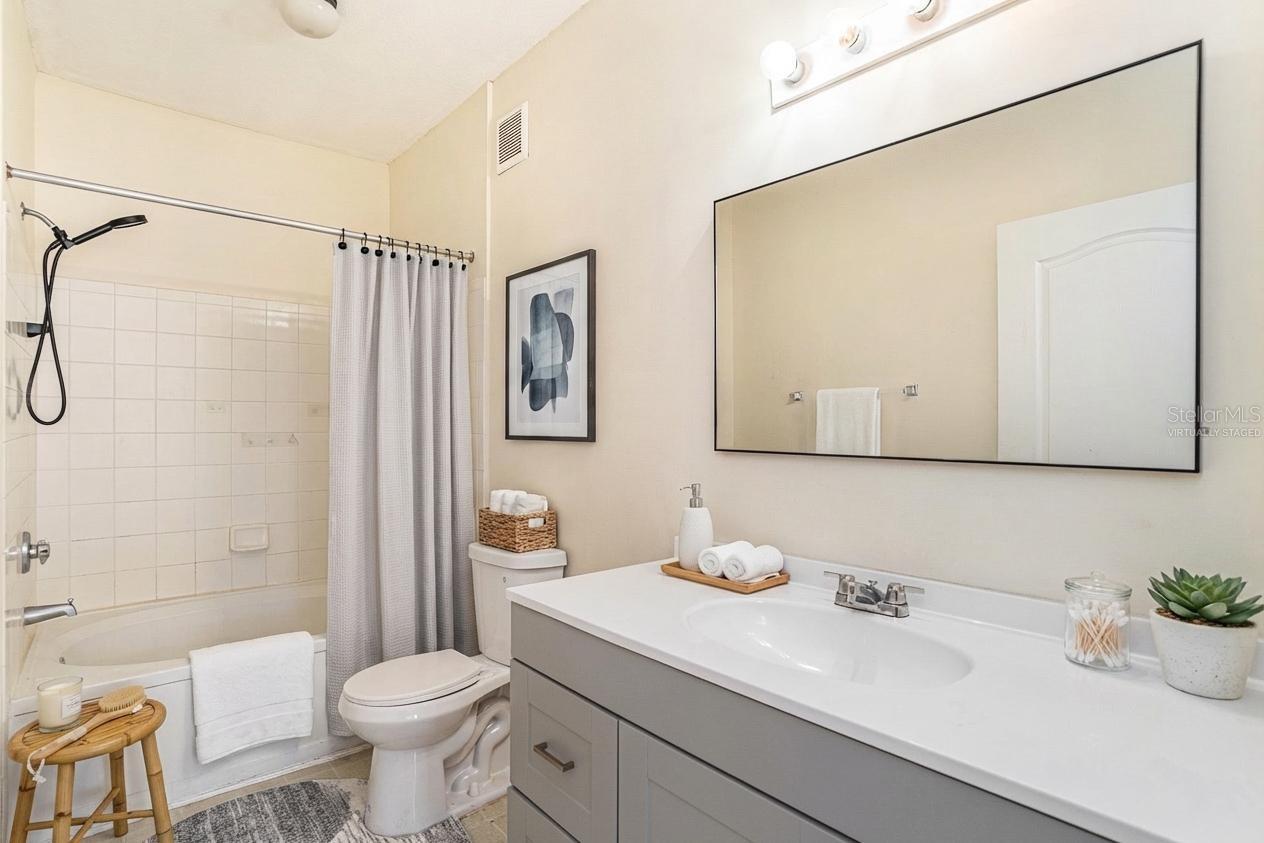 THE VILLAS CONDO - Residential