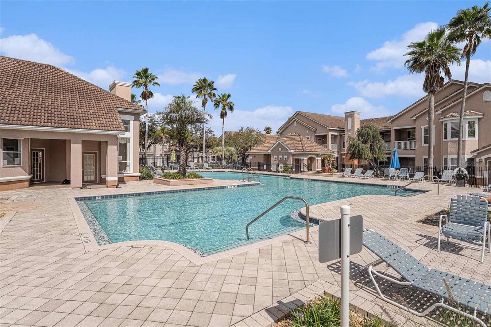 THE VILLAS CONDO - Residential