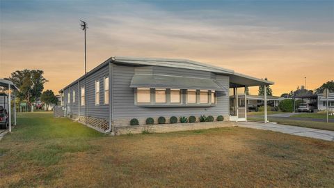 A home in LAKELAND