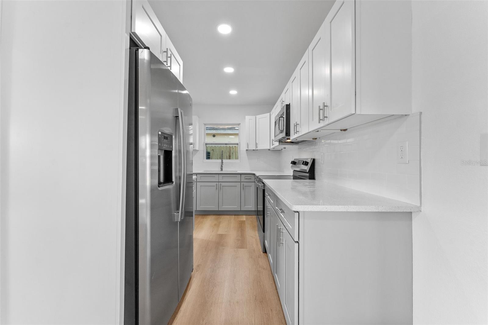 5739 DARTMOUTH AVENUE N