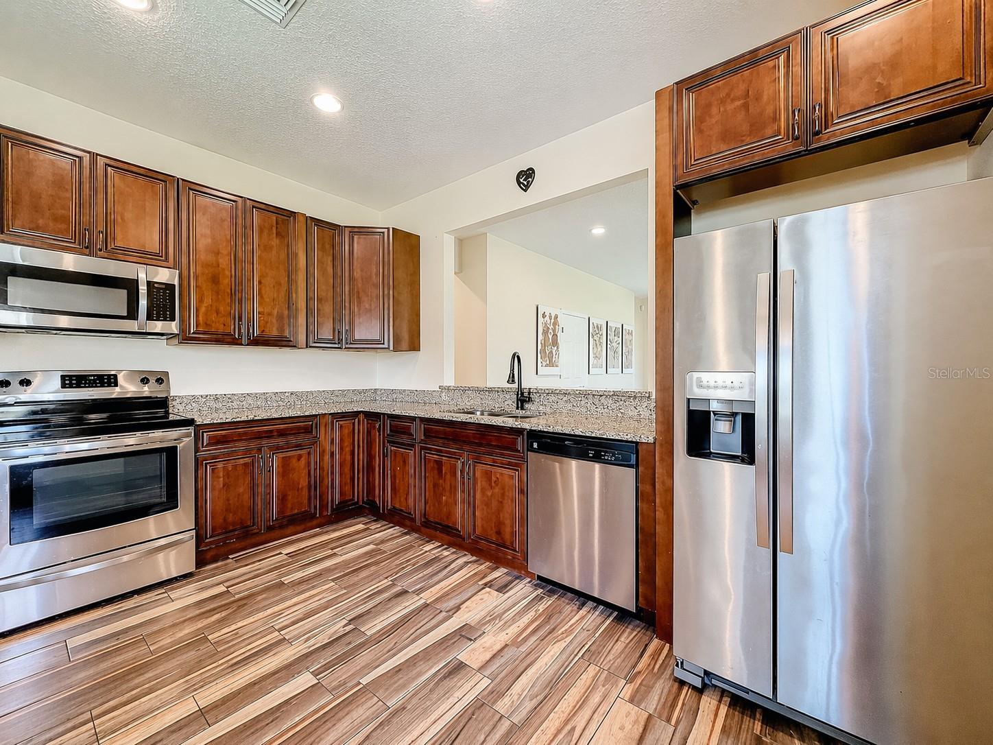 810 PECAN AVENUE