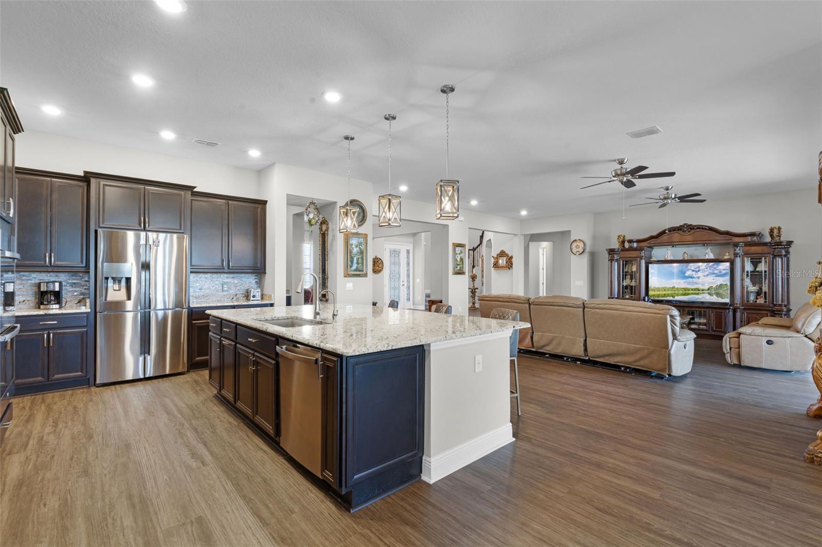 BELLALAGO PH 6H & 6I - Residential