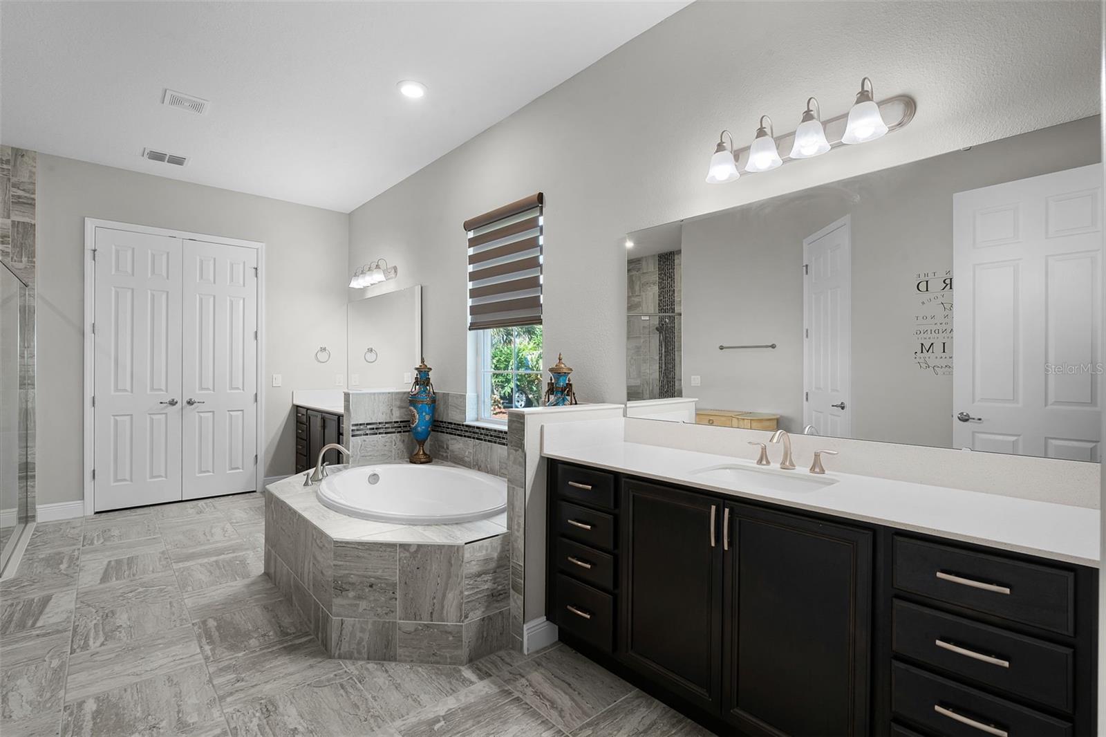 BELLALAGO PH 6H & 6I - Residential