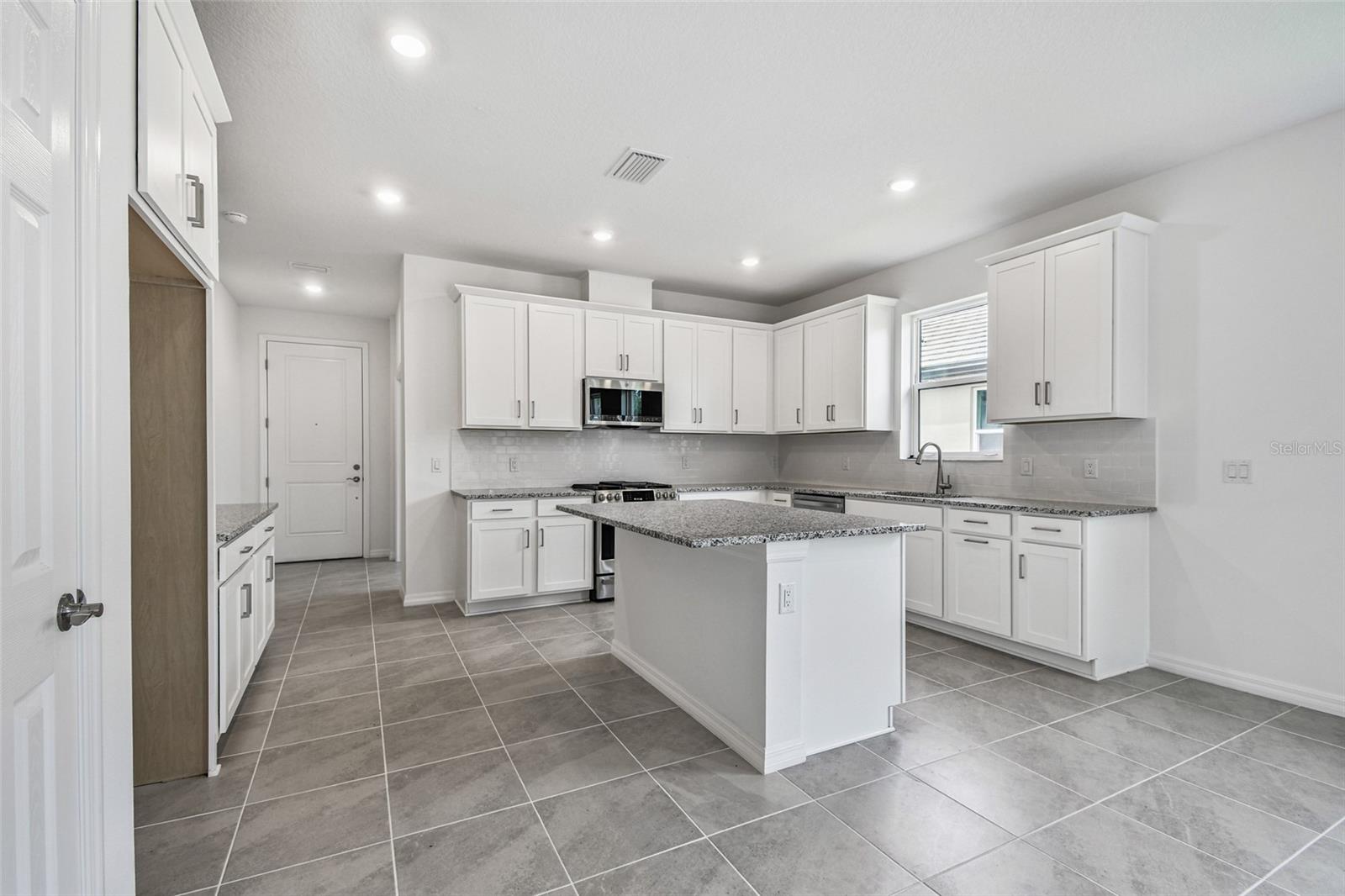 SWEETWATER VILLAS AT LAKEWOOD RANCH - Residential