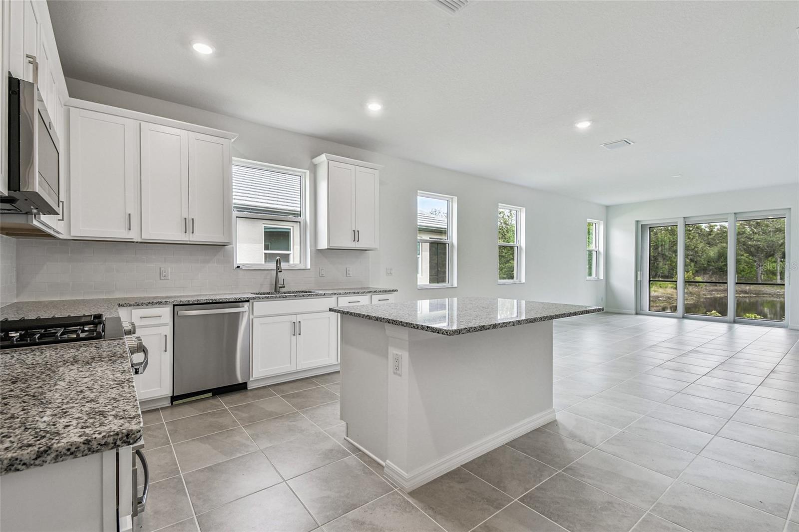 SWEETWATER VILLAS AT LAKEWOOD RANCH - Residential