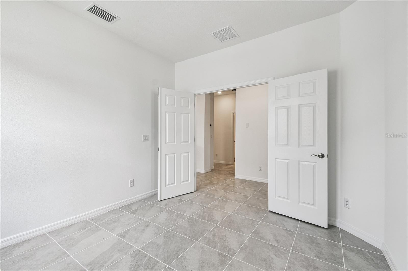 SWEETWATER VILLAS AT LAKEWOOD RANCH - Residential