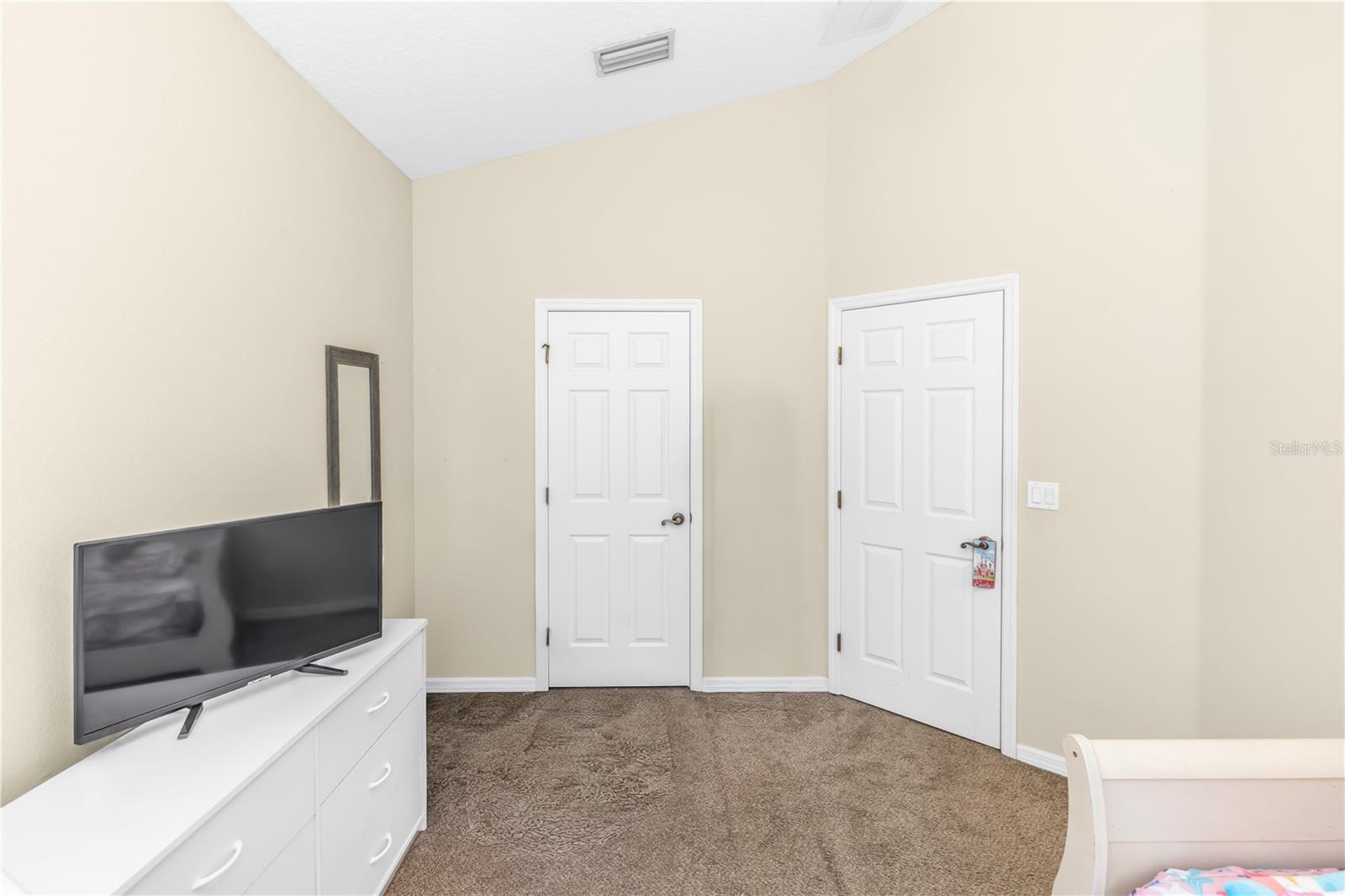 BARCLAY RESERVE TWNHMS - Residential