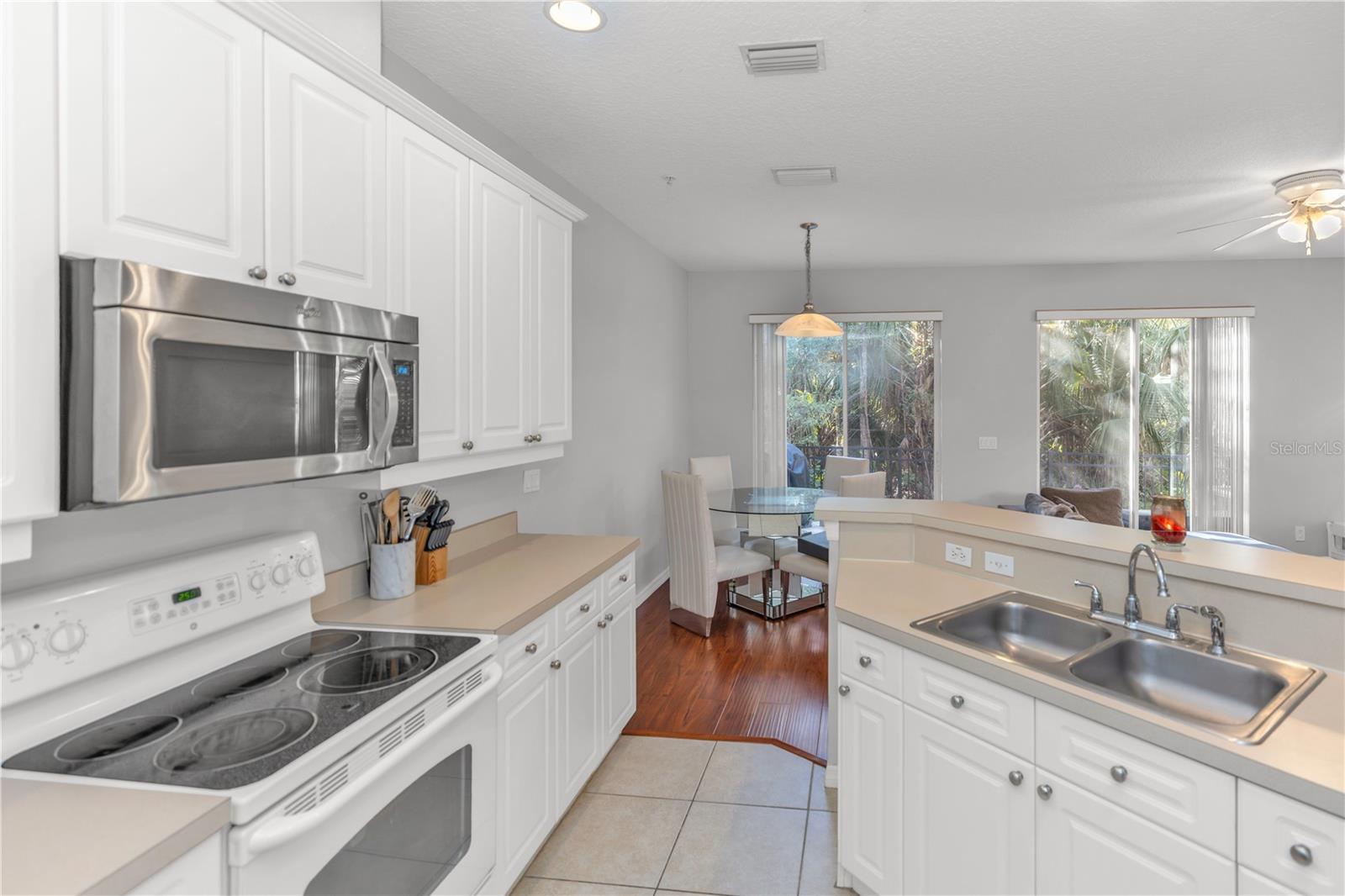 BARCLAY RESERVE TWNHMS - Residential