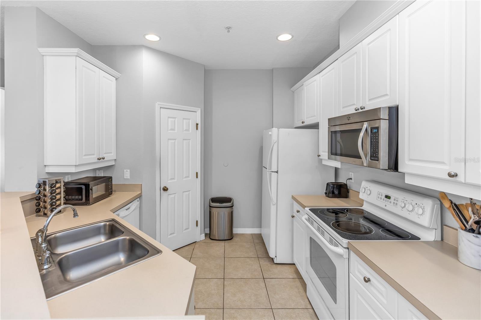 BARCLAY RESERVE TWNHMS - Residential