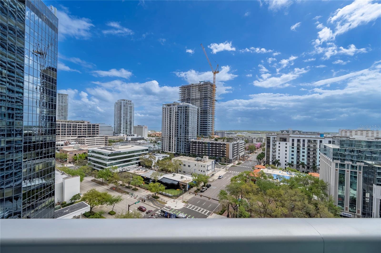 400 CENTRAL - Residential