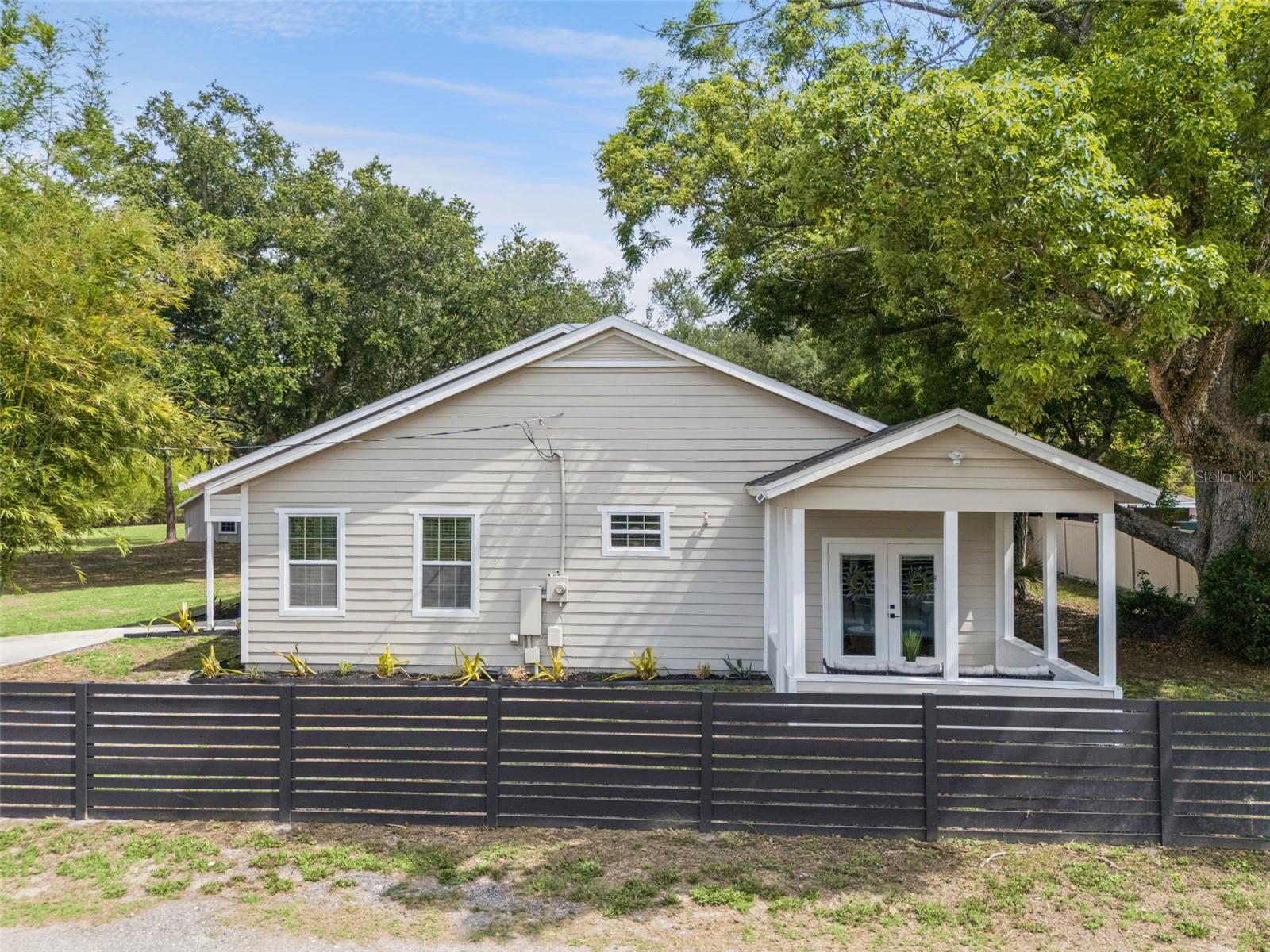 1825 DEMASTUS LANE