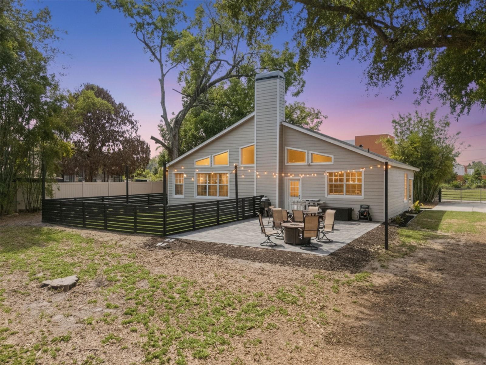 1825 DEMASTUS LANE