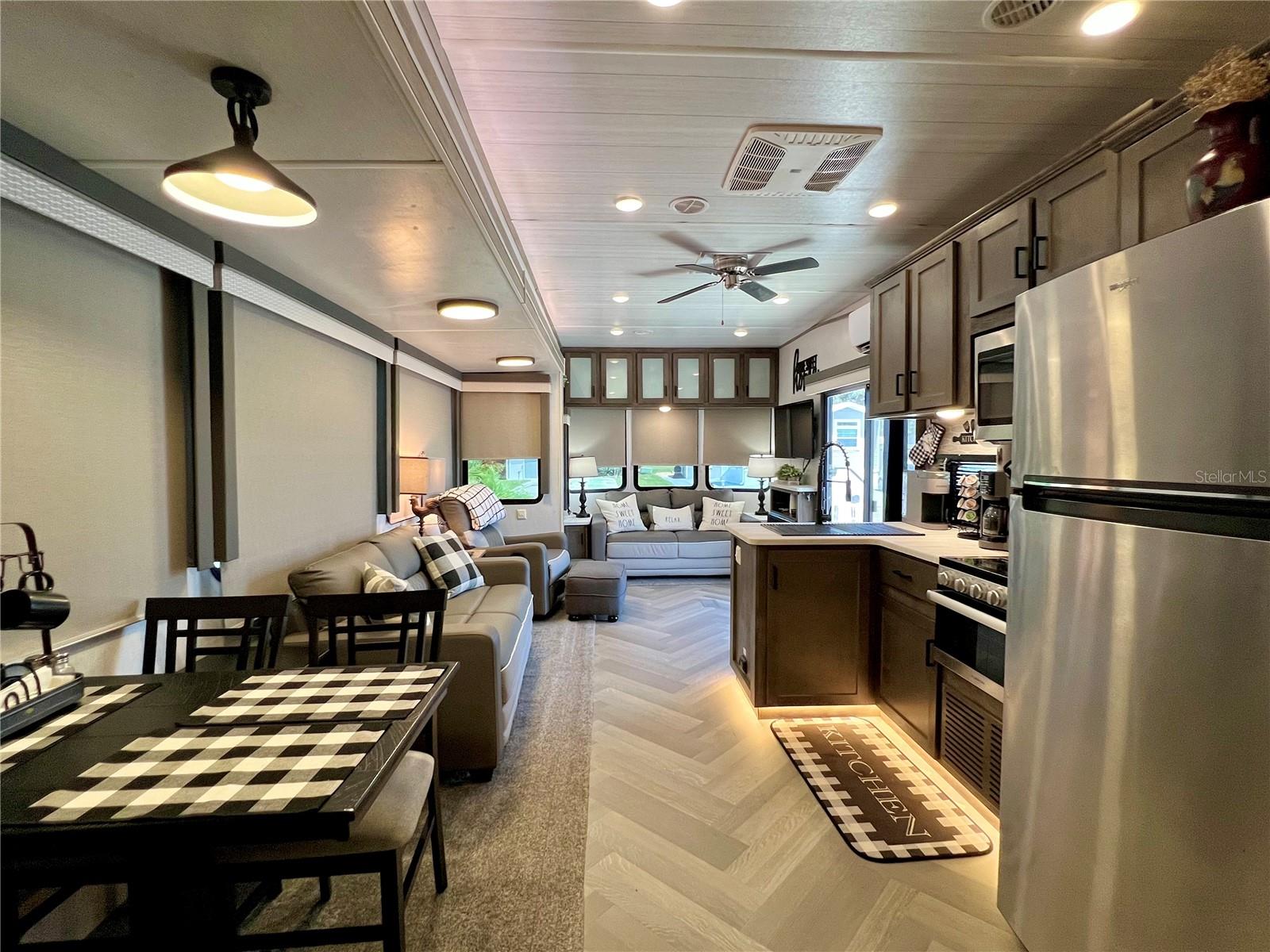 SUN AIR NORTH - Land