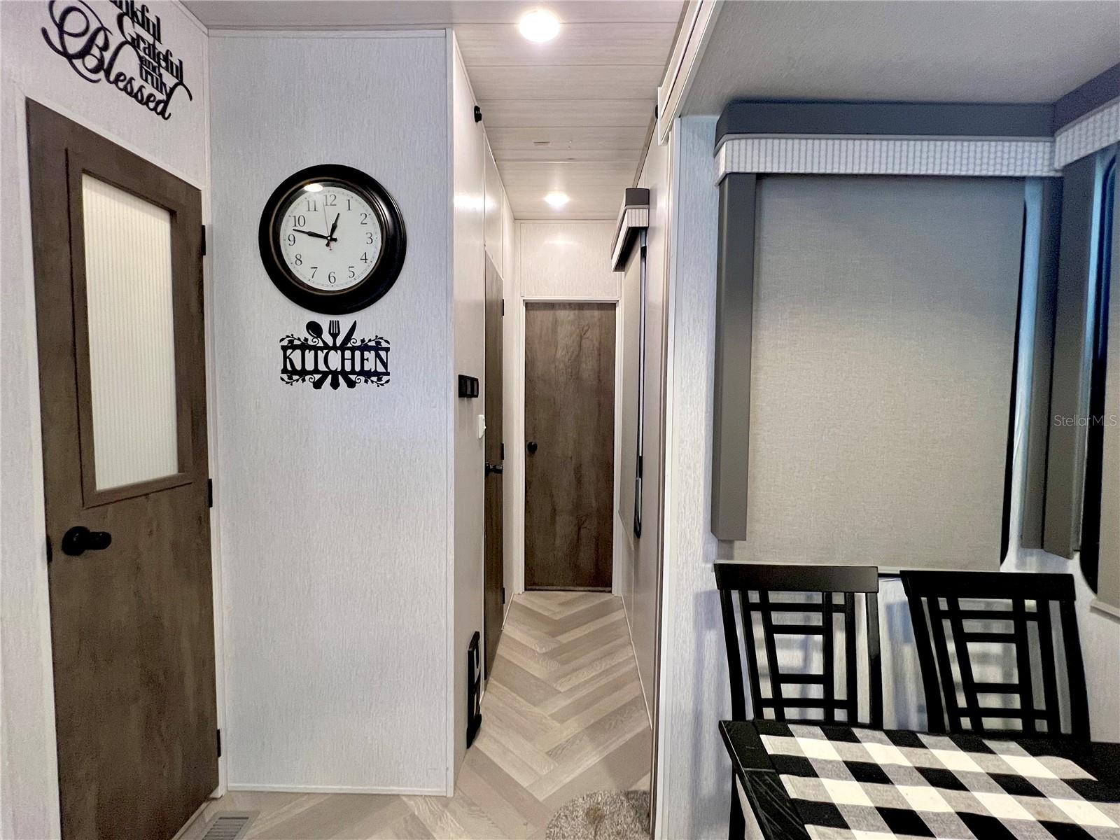 SUN AIR NORTH - Land