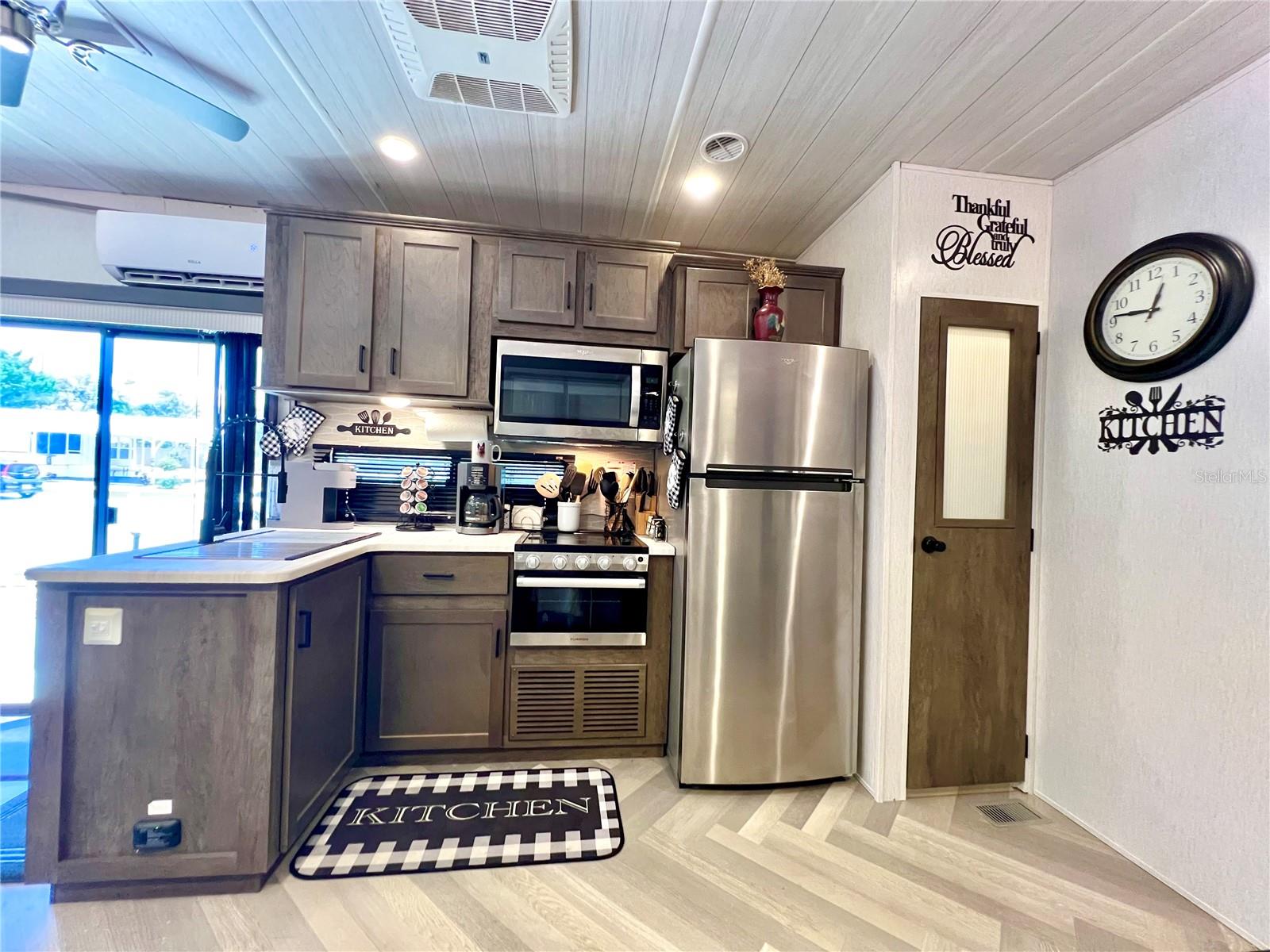 SUN AIR NORTH - Land