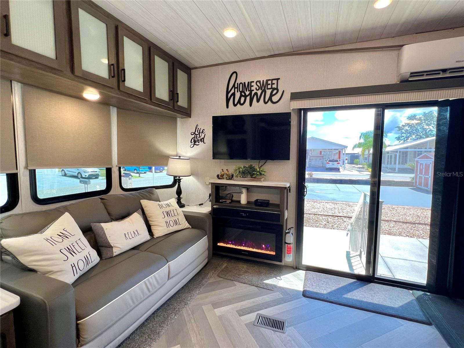 SUN AIR NORTH - Land