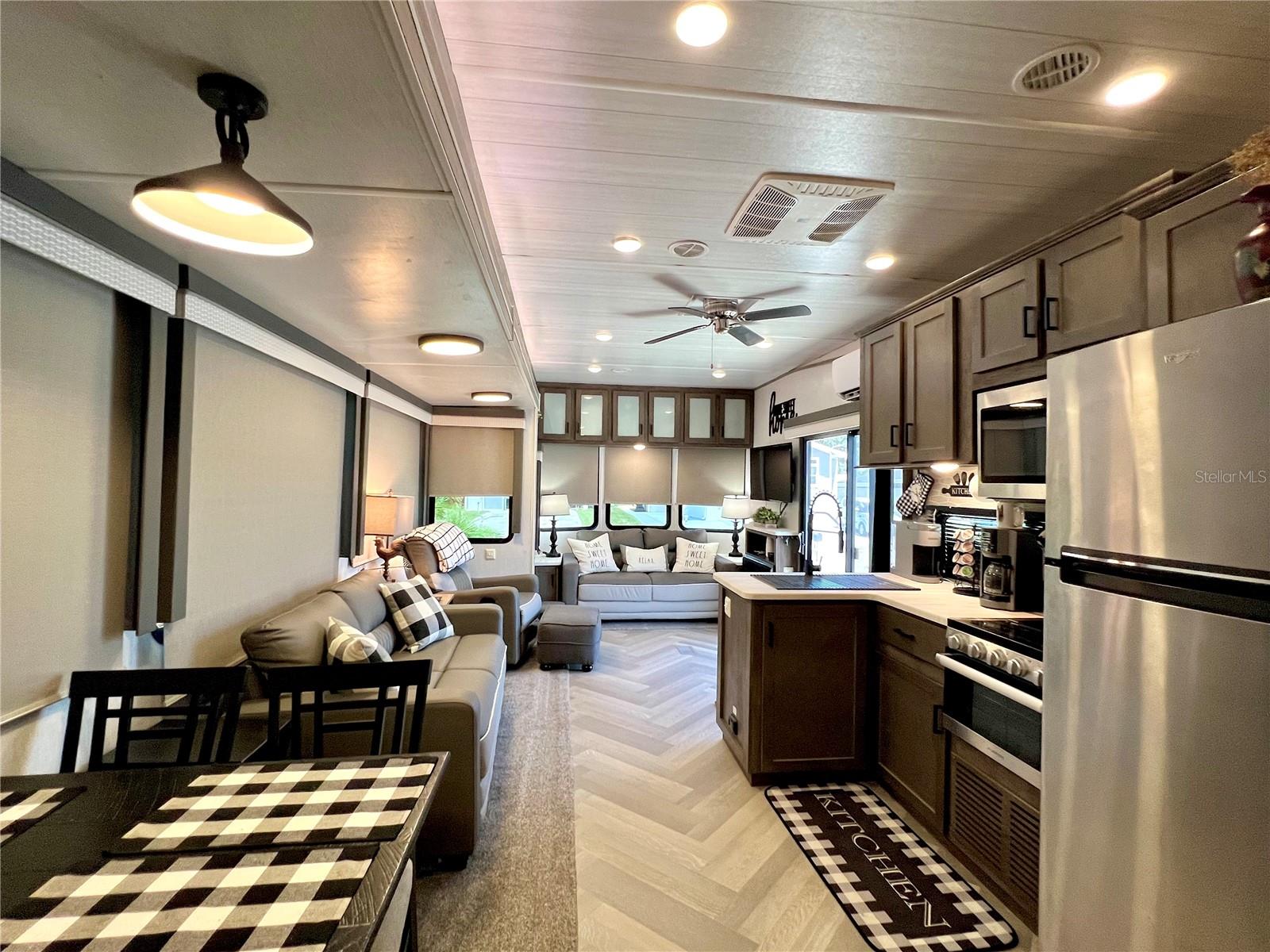 SUN AIR NORTH - Land