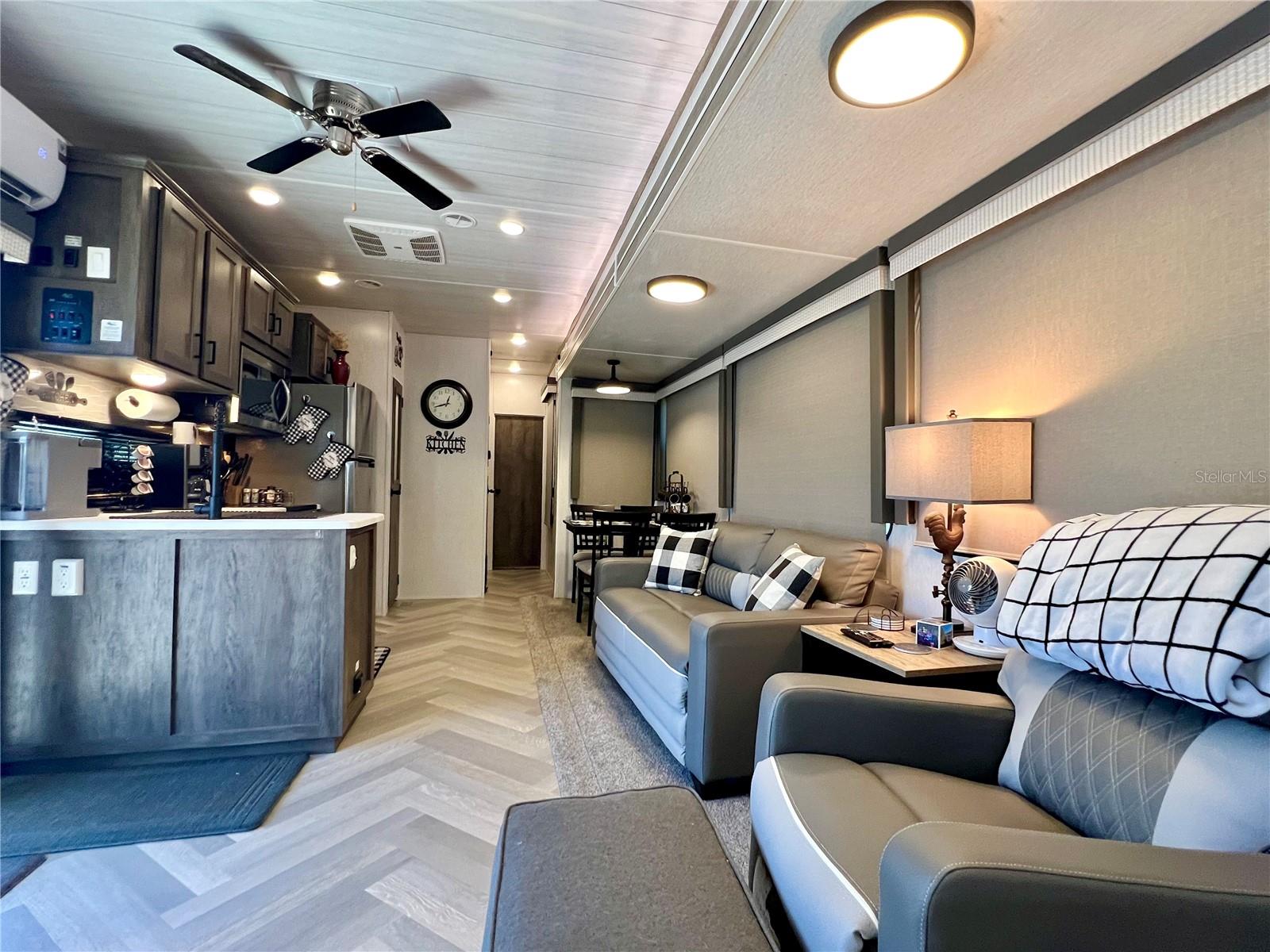 SUN AIR NORTH - Land