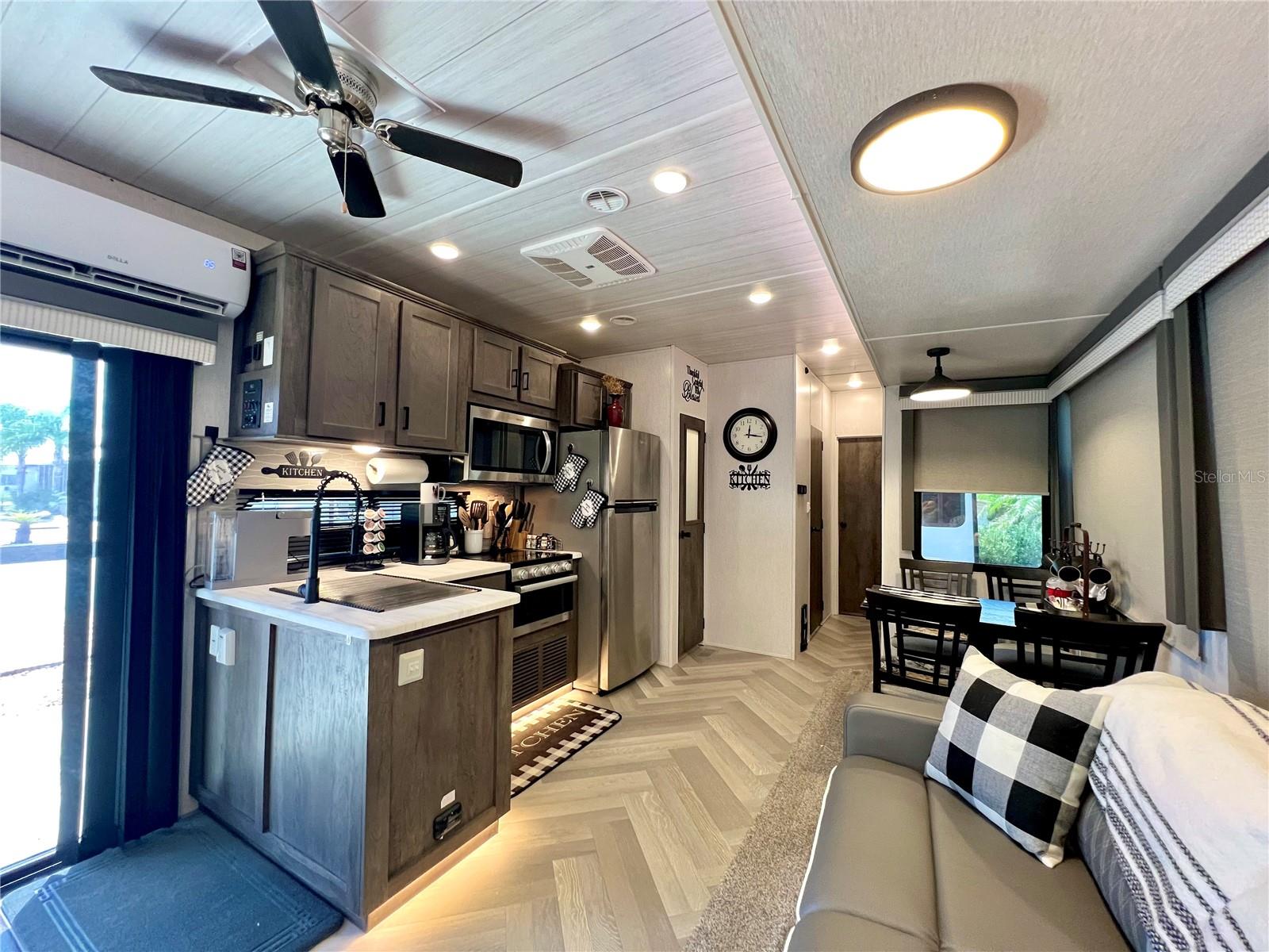 SUN AIR NORTH - Land