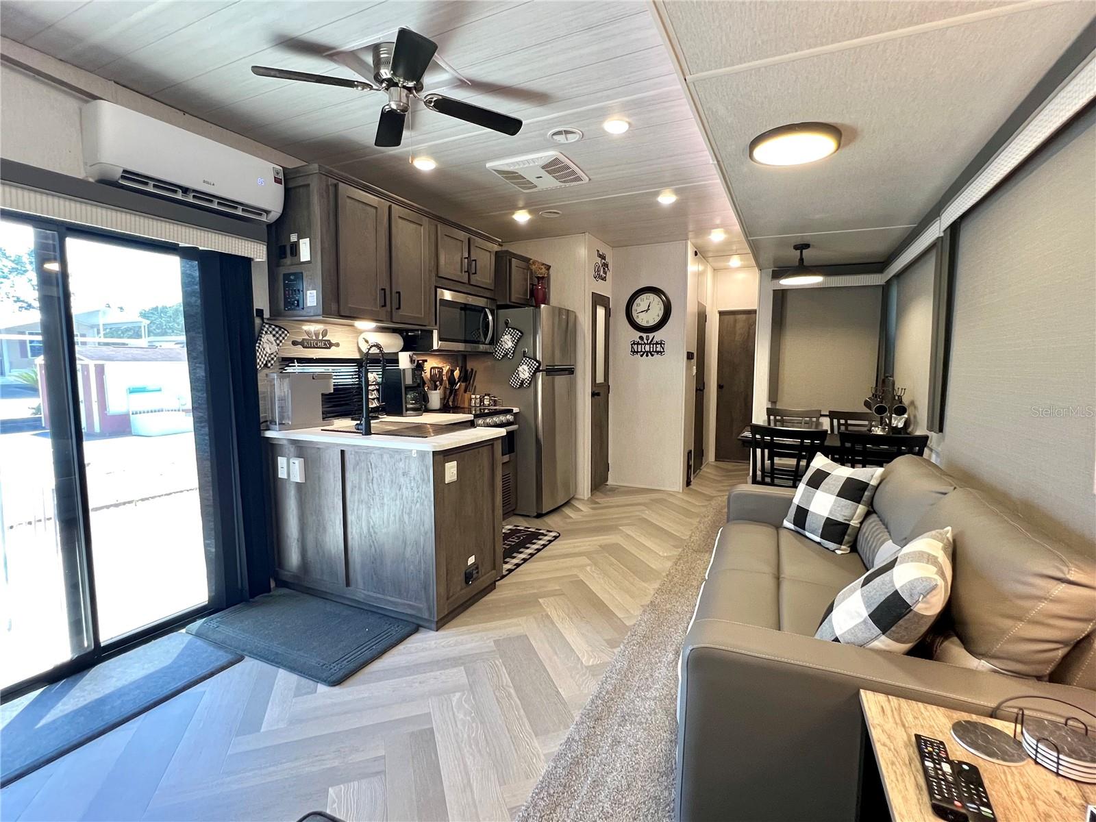 SUN AIR NORTH - Land