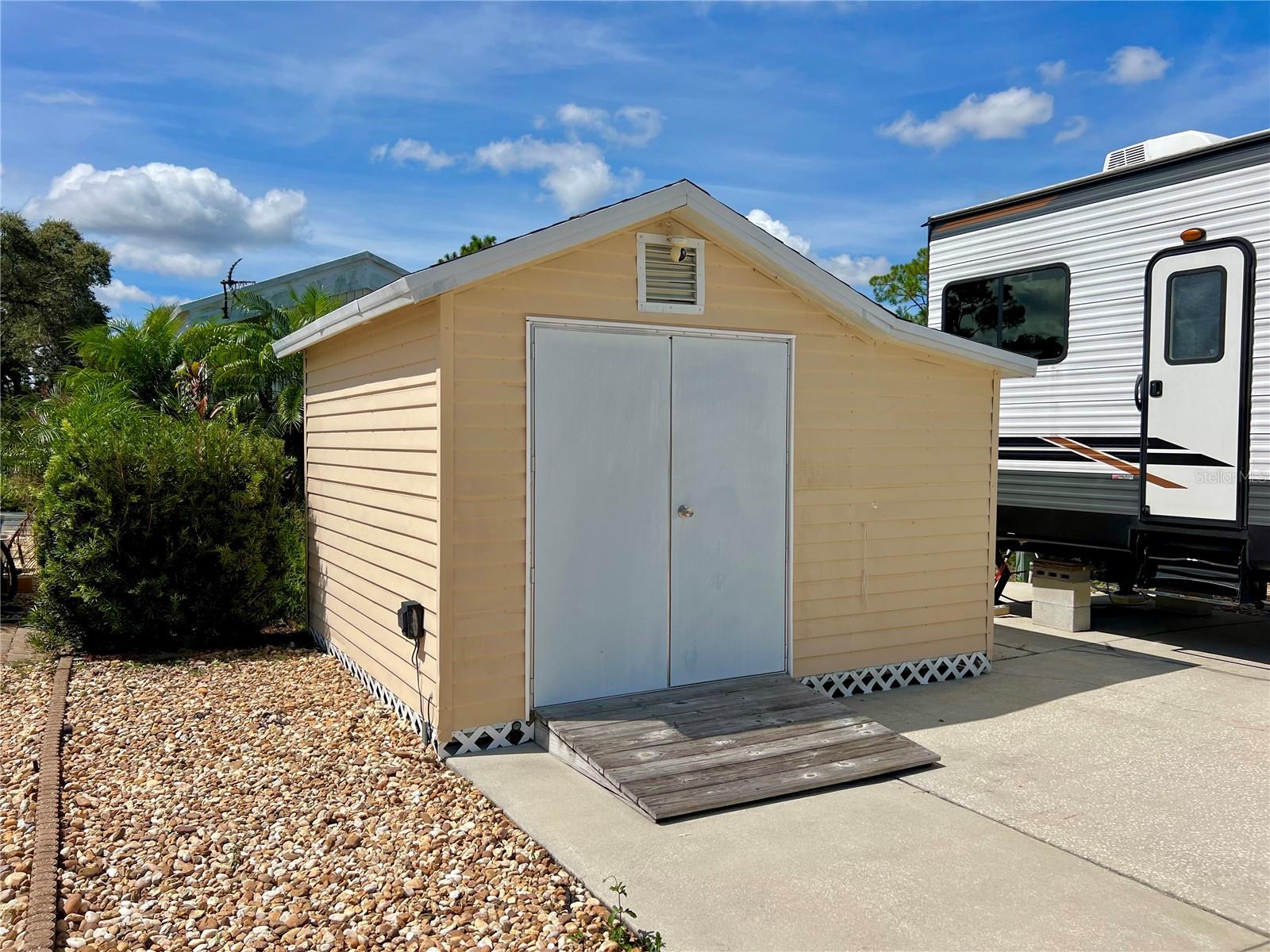 SUN AIR NORTH - Land