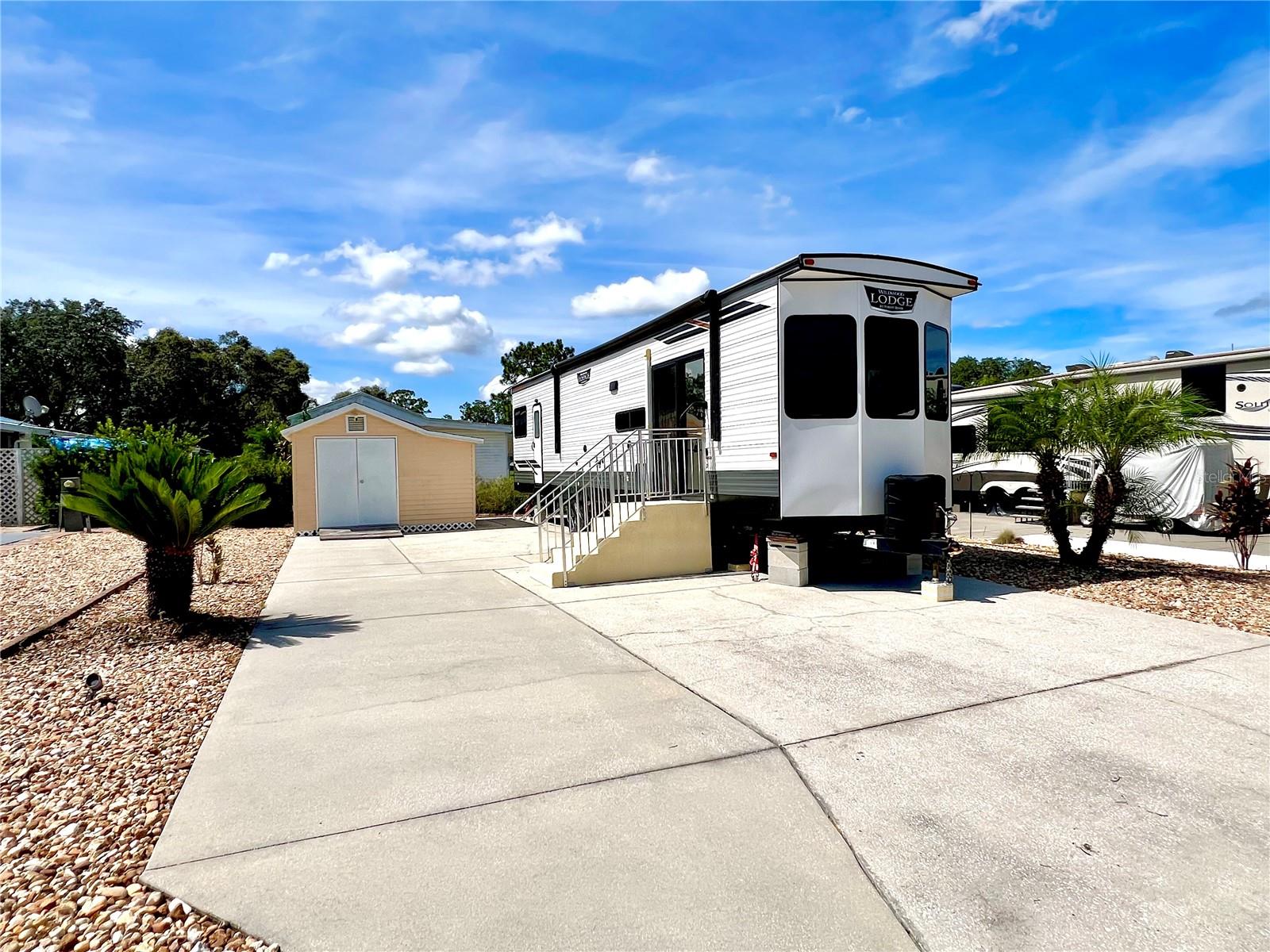 SUN AIR NORTH - Land