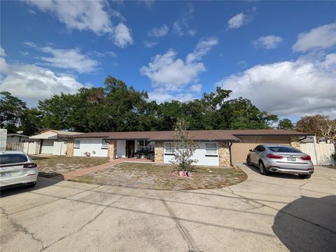 Photo of 911 Bear Lake Road, Apopka, FL 32703 (MLS # O6403156)