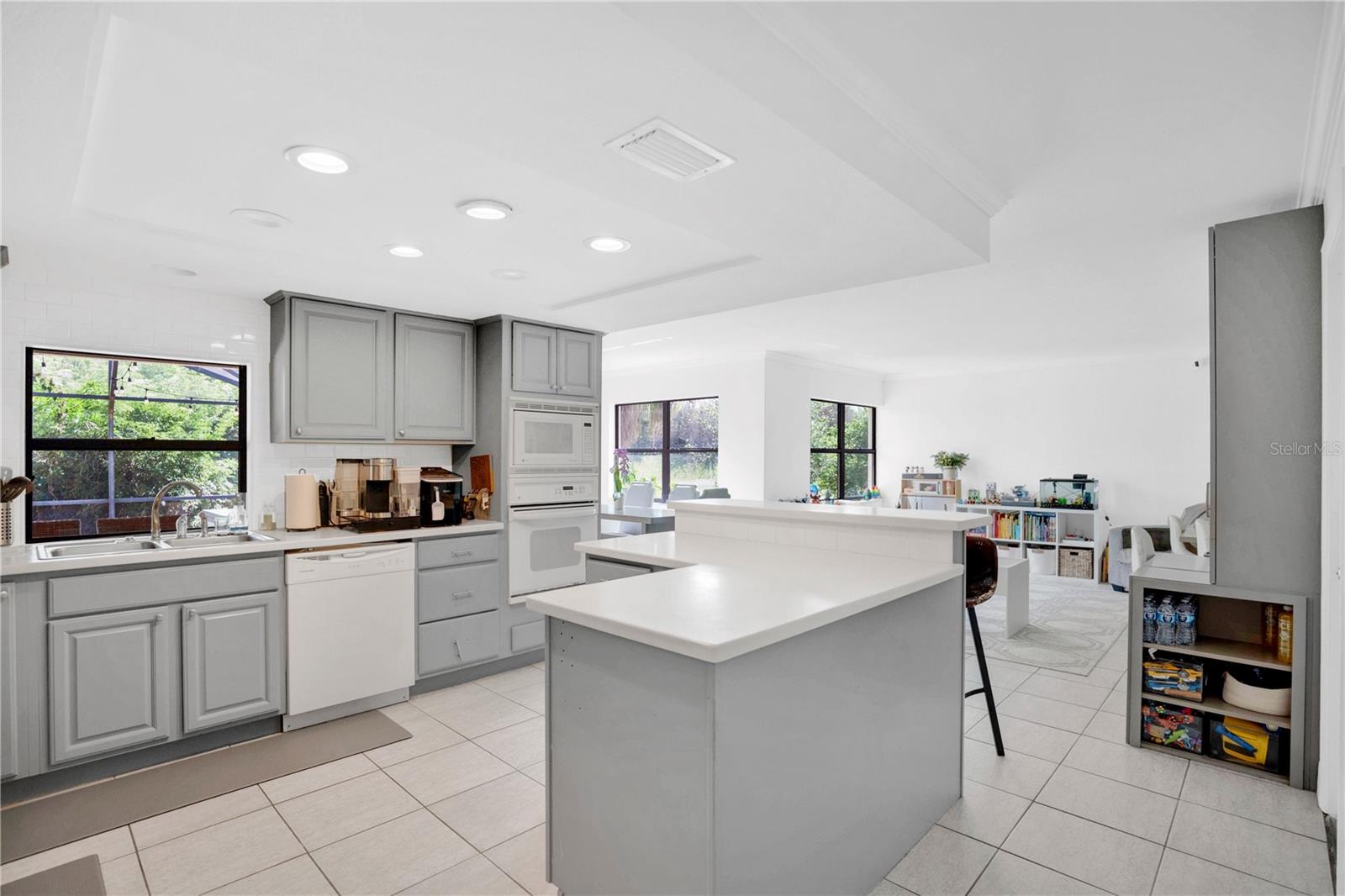 ORANGE TREE COUNTRY CLUB - Residential