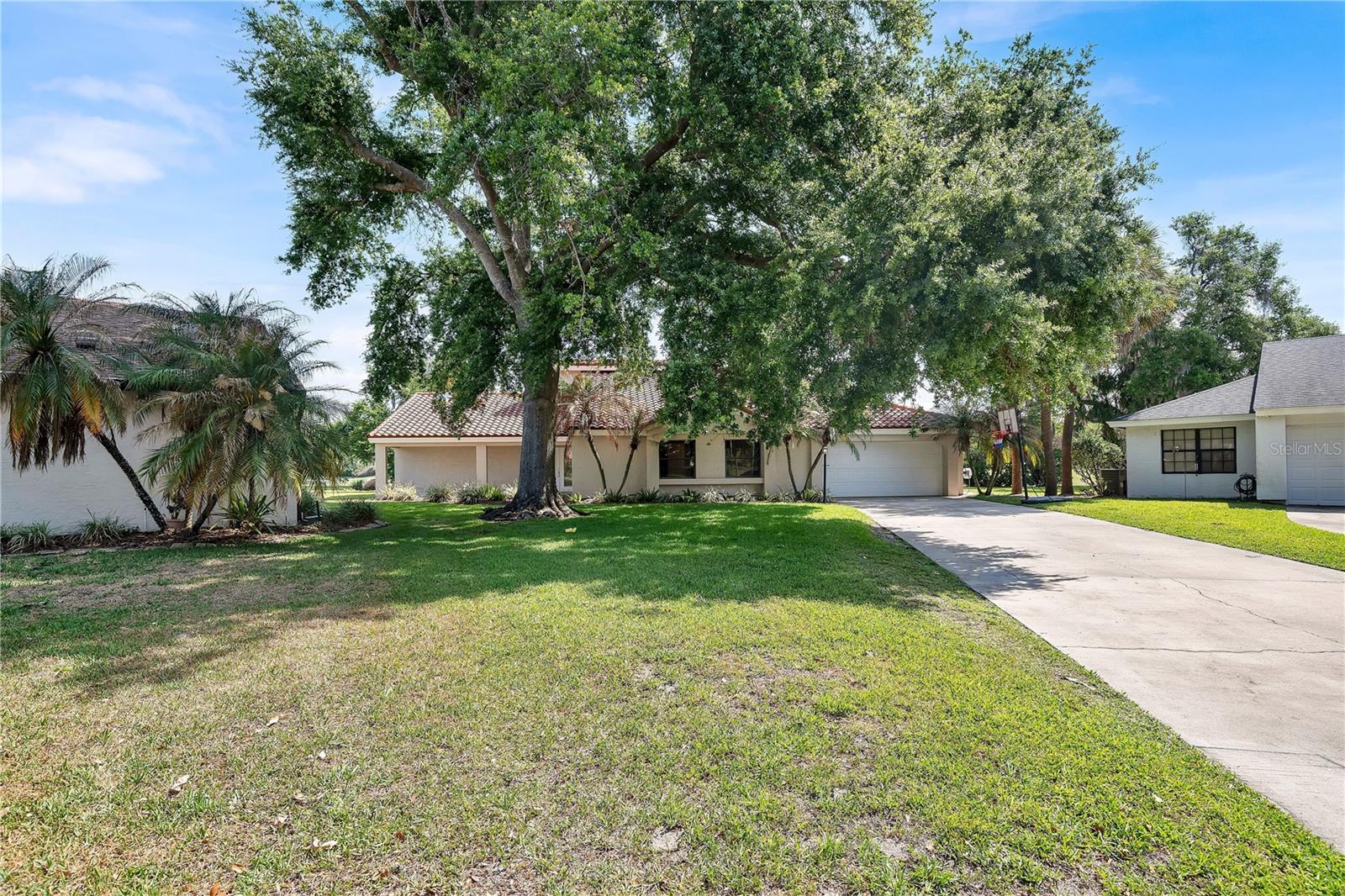 ORANGE TREE COUNTRY CLUB - Residential