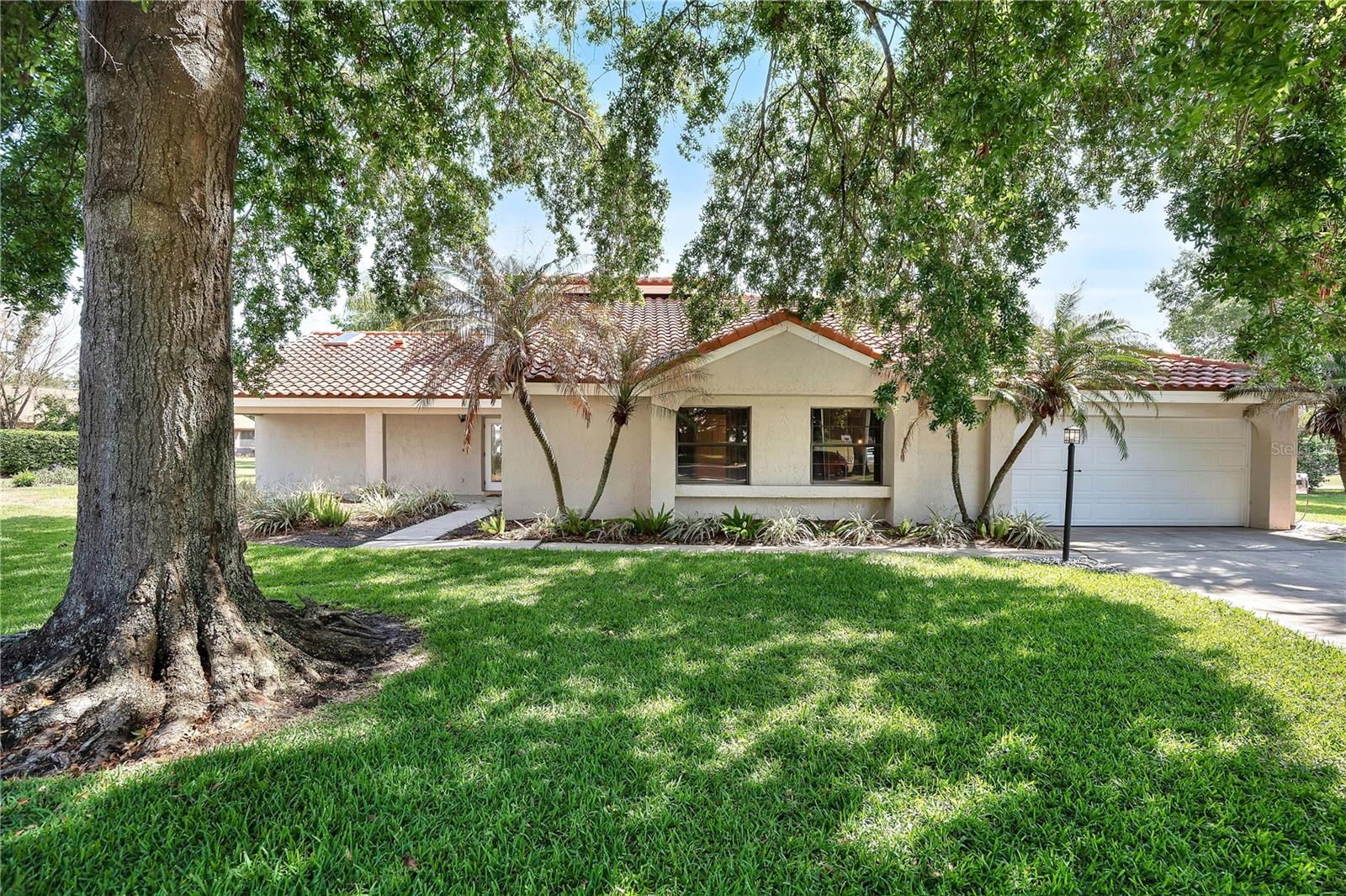 ORANGE TREE COUNTRY CLUB - Residential